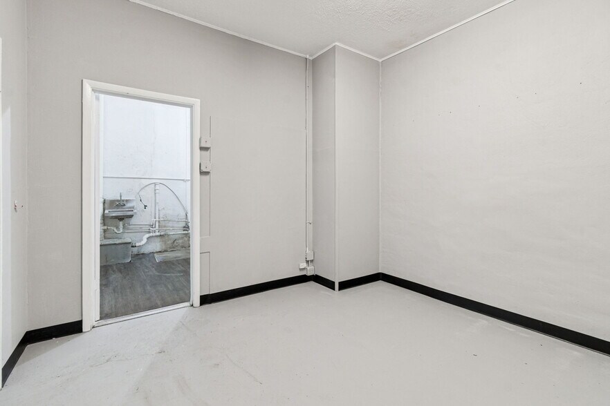 More Photos Of 715 McDuff Ave, Jacksonville Storefront Retail Residential For Sale
