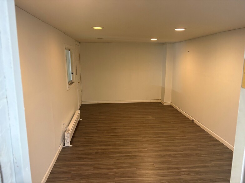 More Photos Of 612 Colonial Ave, Elsmere Light Distribution For Lease