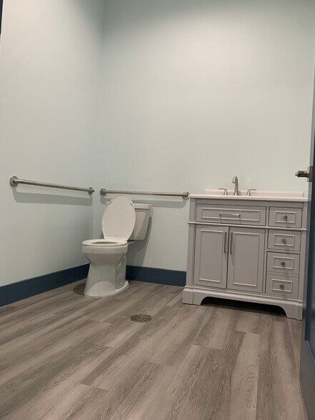 More Photos Of 8815 West Rd, Houston Unknown For Lease