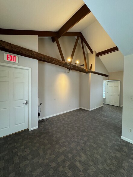 More Photos Of 28 N Bennett St, Geneva Loft Creative Space For Lease