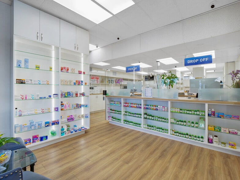 More Photos Of 19100 Ventura Blvd, Tarzana Storefront Retail Office For Sale