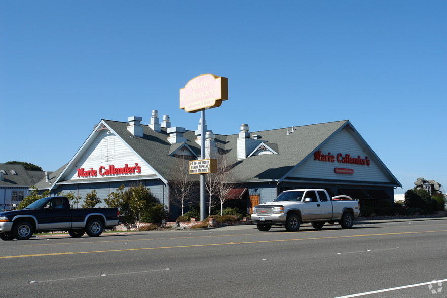 Primary Photo Of 3502 Broadway St, Eureka Restaurant For Lease