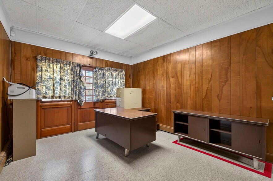 More Photos Of 314 N Braddock St, Winchester Office For Sale