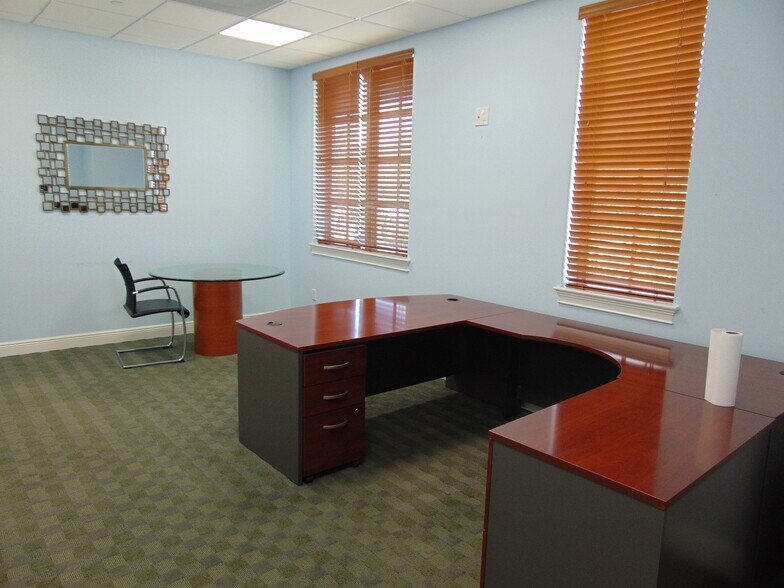 More Photos Of 909 SE 5th Ave, Delray Beach Office For Lease