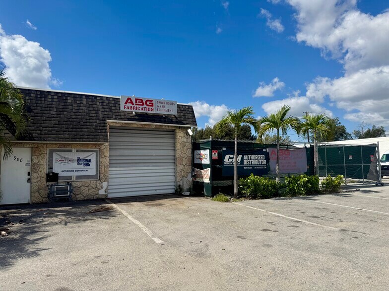 Primary Photo Of 988-1004 NW 51st Pl, Fort Lauderdale Industrial For Lease