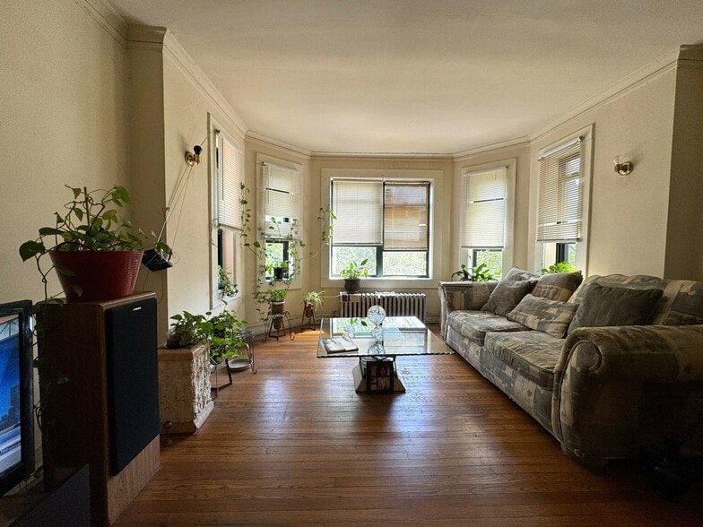More Photos Of 8156 S Laflin St, Chicago Apartments For Sale
