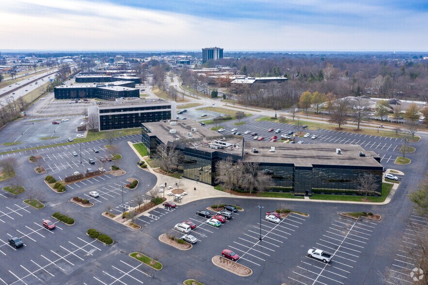 More Photos Of 10400 Linn Station Rd, Louisville Office For Lease