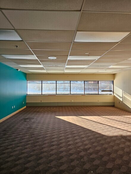 More Photos Of 1991 Northampton St, Easton Light Distribution For Lease