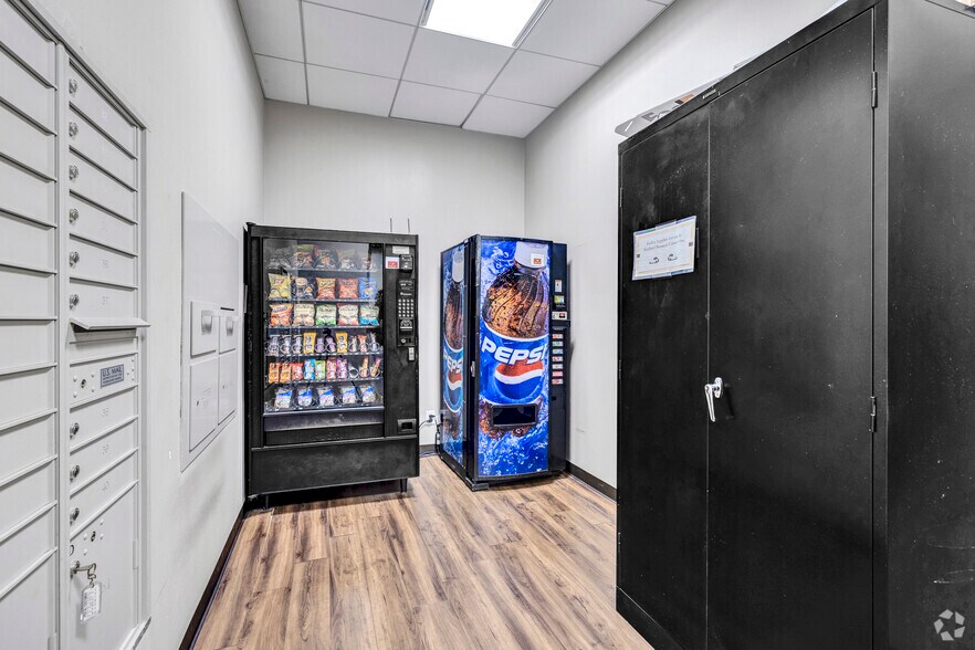 More Photos Of 11233 Shadow Creek Pky, Pearland Office For Lease