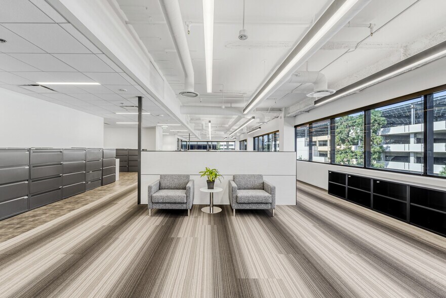 More Photos Of 4910 Airport Plaza Dr, Long Beach Loft Creative Space For Lease