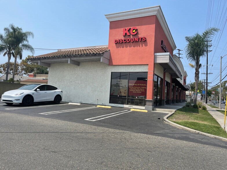 More Photos Of 6400-6426 Del Amo, Lakewood Unknown For Lease