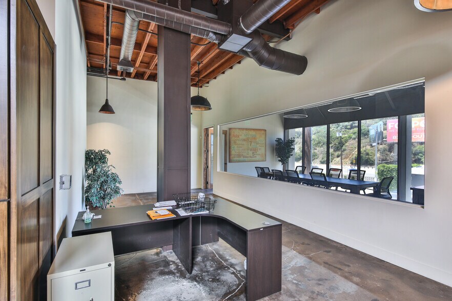 More Photos Of 3211 Cahuenga Blvd W, Los Angeles Loft Creative Space For Sale