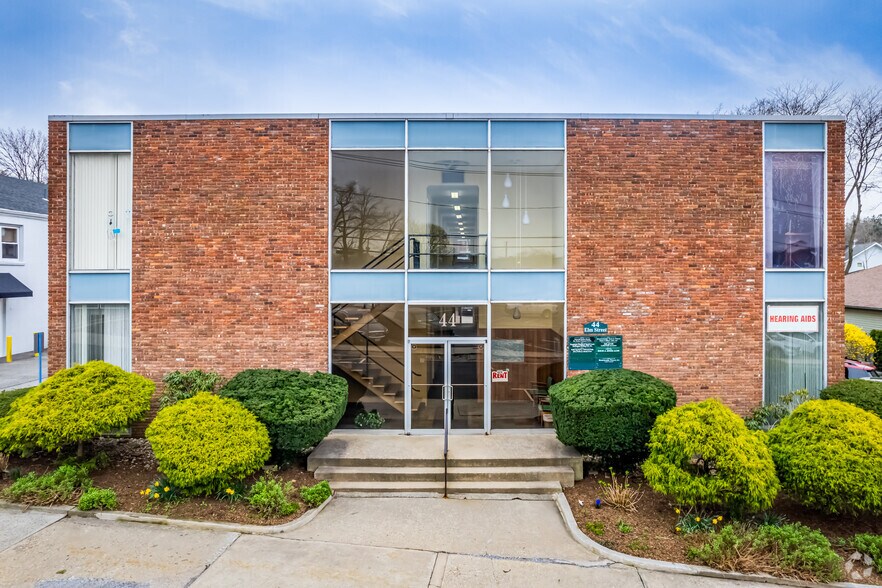 More Photos Of 44 Elm St, Huntington Office For Sale