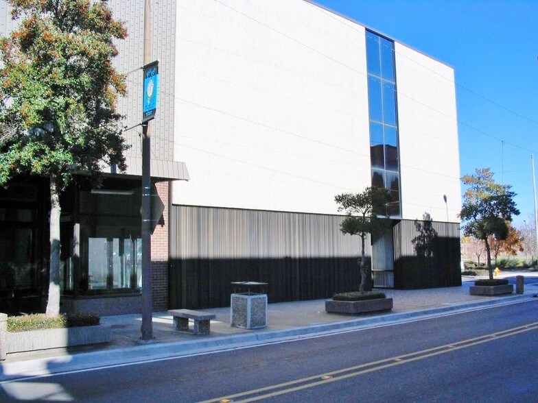 More Photos Of 235 DeSiard St, Monroe Office For Lease