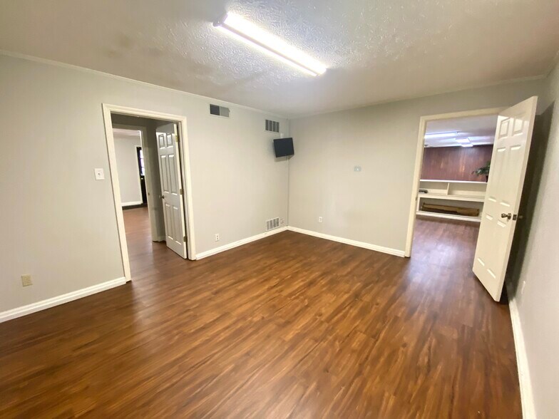 More Photos Of 78 Ash St, Calvert City Office For Sale