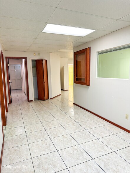 More Photos Of 6910 Bellaire Blvd, Houston Medical For Sale