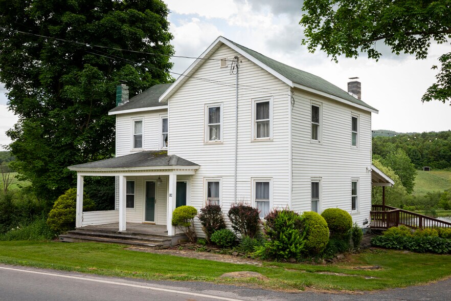 More Photos Of 538 N Harpersfield Rd, Jefferson Specialty For Sale