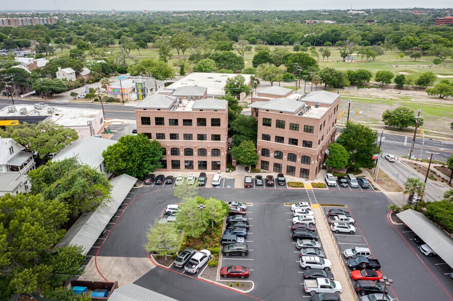 More Photos Of 2632 Broadway St, San Antonio Medical For Lease