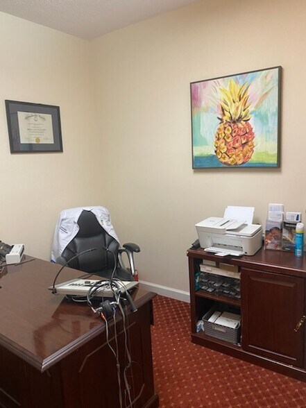 More Photos Of 804 Newtown Rd, Virginia Beach Office For Lease