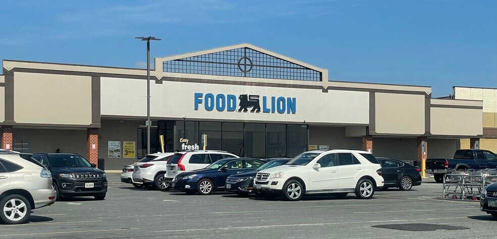 Primary Photo Of 13408-13450 Jefferson Davis Hwy, Woodbridge Unknown For Lease