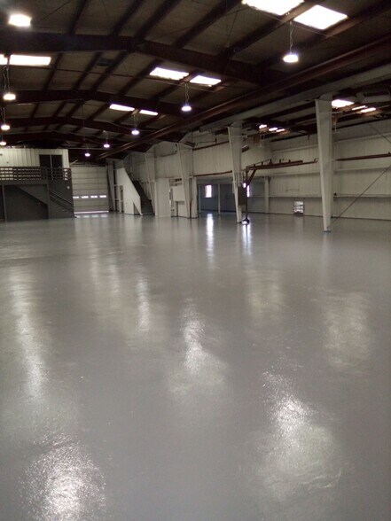 More Photos Of 6827 La Paseo St, Houston Warehouse For Lease