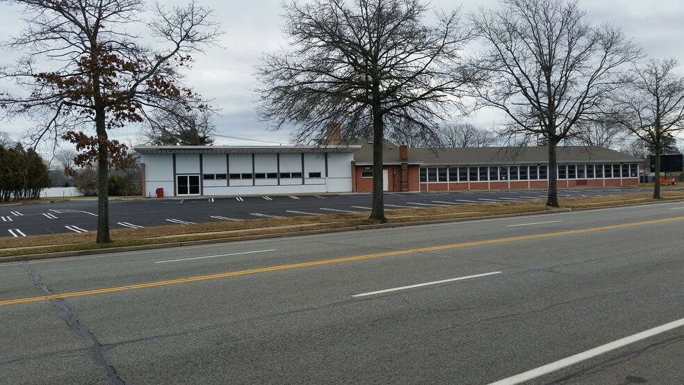 More Photos Of 890 Carman Ave, Westbury Office For Lease