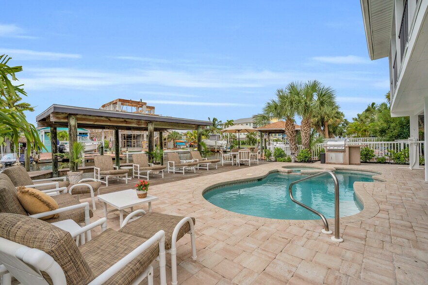 More Photos Of 218 Primo Dr, Fort Myers Beach Apartments For Sale