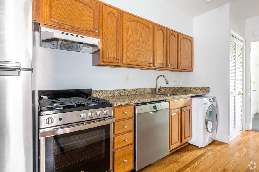 More Photos Of 4000 47th St NW, Washington Apartments For Sale