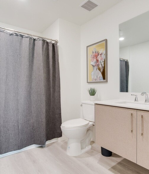 More Photos Of 13724 Victory Blvd, Van Nuys Apartments For Sale