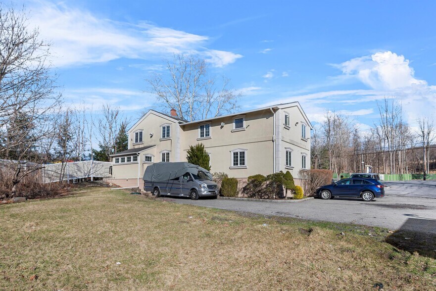 More Photos Of 1195 State Route 208, Monroe Unknown For Lease