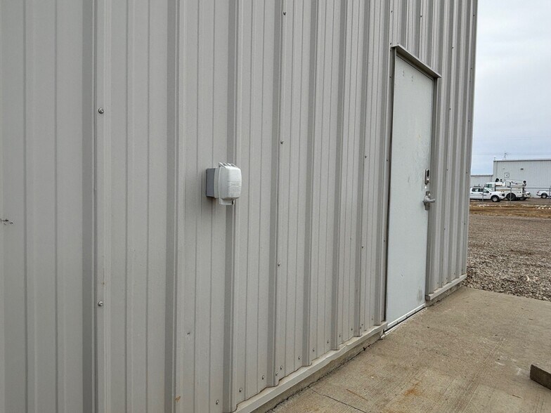 More Photos Of 6220 E Highway 2, Minot Service For Lease