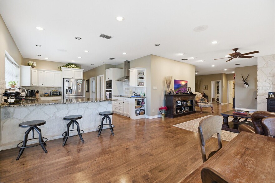 More Photos Of 40455 Interstate 10 W, Boerne Land For Sale