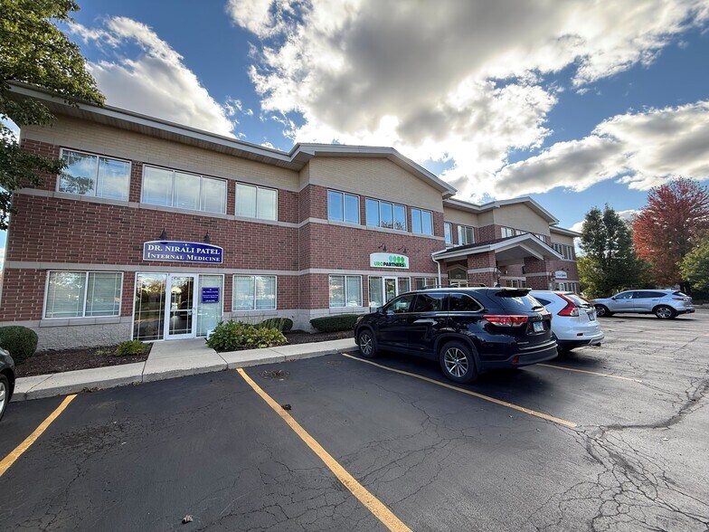 More Photos Of 2172 Blackberry Dr, Geneva Medical For Sale