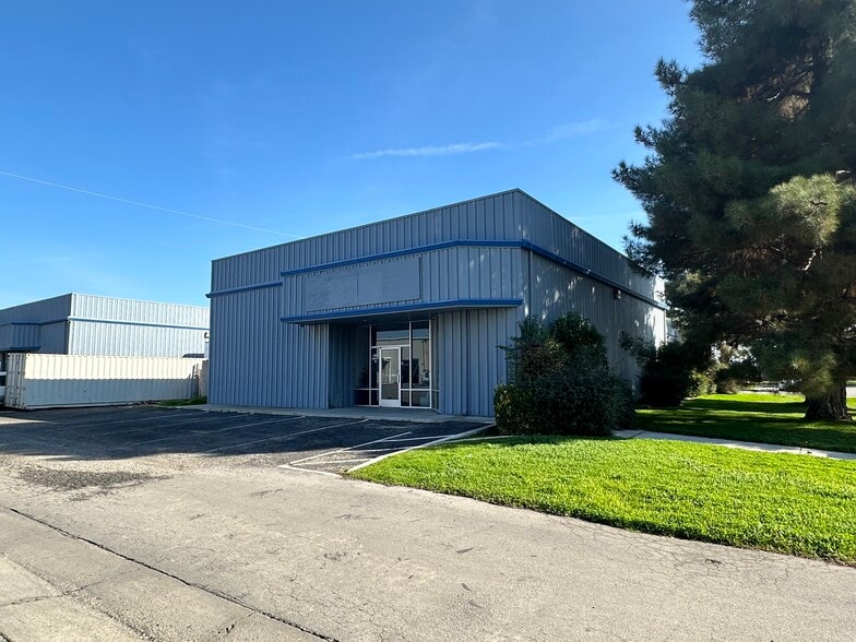 Primary Photo Of 6000 Schirra Ct, Bakersfield Warehouse For Lease