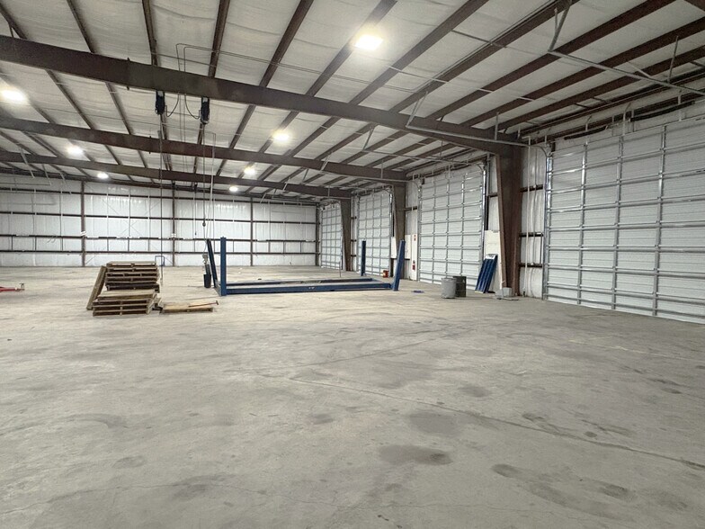 More Photos Of 2950 Preston Ave, Pasadena Unknown For Lease