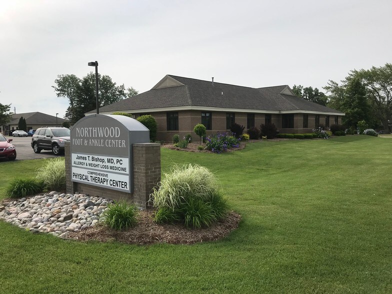 More Photos Of 388 Garden Ave, Holland Medical For Sale