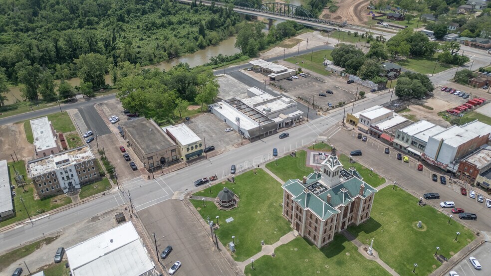 Primary Photo Of 115 W Burleson St, Wharton Restaurant For Sale