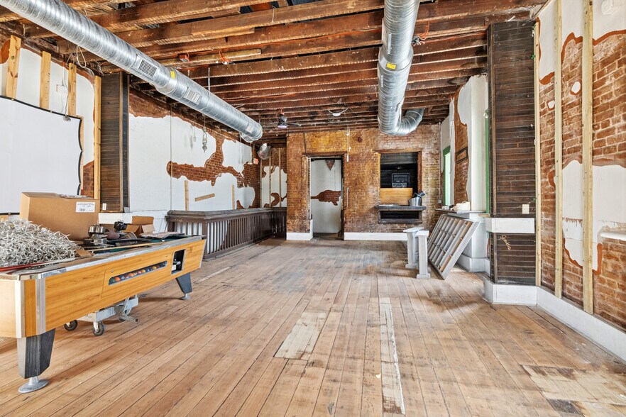 More Photos Of 735 St Joseph St, New Orleans General Retail For Lease