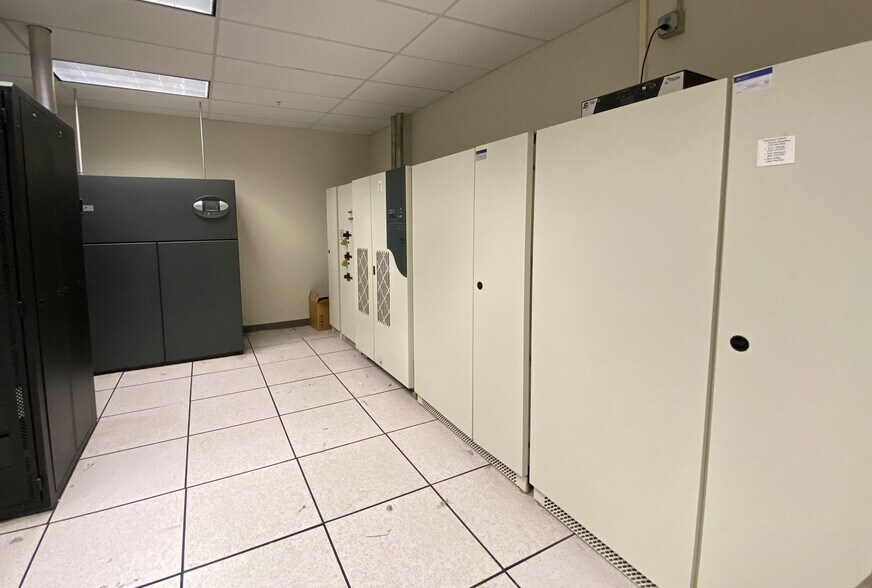 More Photos Of 7236 E Harry Ct, Wichita Office For Sale