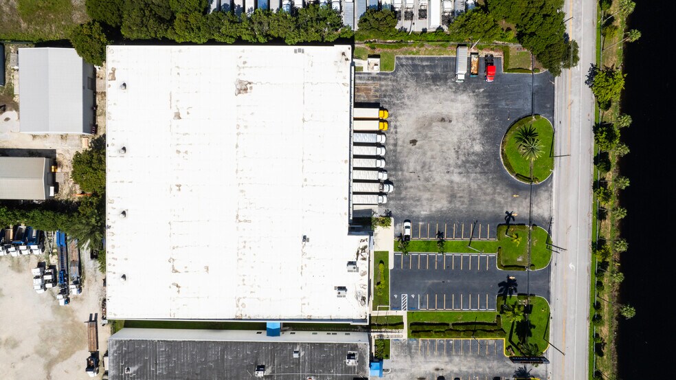 More Photos Of 12950 NW South River Dr, Miami Warehouse For Lease