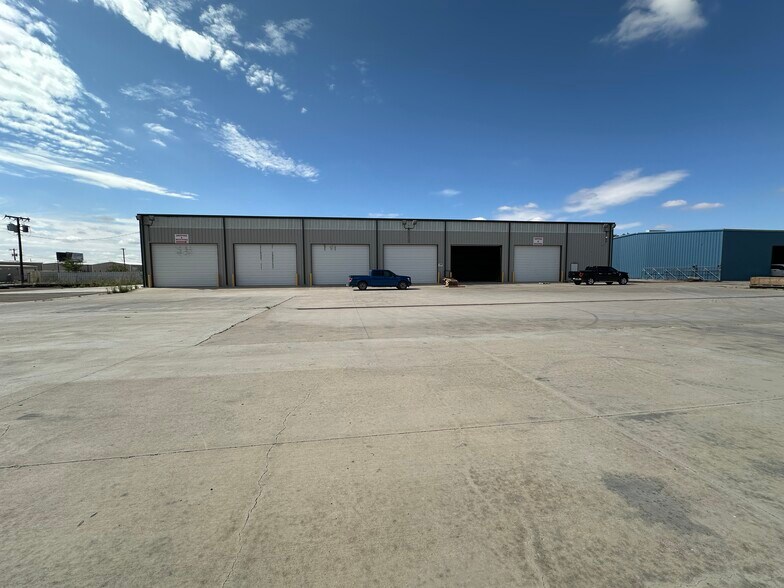 More Photos Of 1206 Windview St, Odessa Manufacturing For Lease