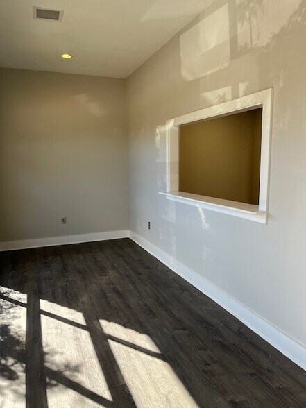 More Photos Of 264 Neely Ferry Rd, Simpsonville Light Distribution For Sale