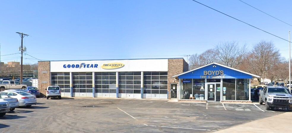 Primary Photo Of 703 S Maple St, Marysville Auto Repair For Sale