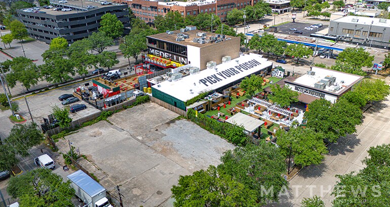 More Photos Of 2303 Smith St, Houston Bar For Sale