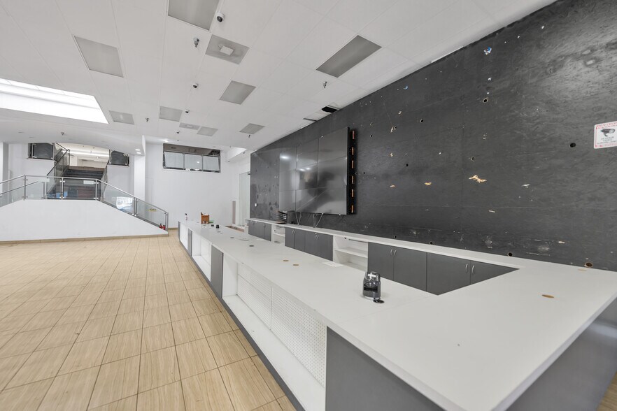 More Photos Of 6315-6323 Pacific Blvd, Huntington Park Storefront For Sale