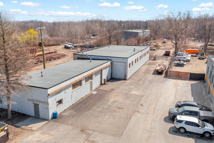 Primary Photo Of 30401 Ecorse Rd, Romulus Warehouse For Lease