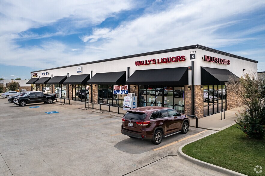 More Photos Of 3649-3661 N Beach St, Fort Worth Unknown For Lease