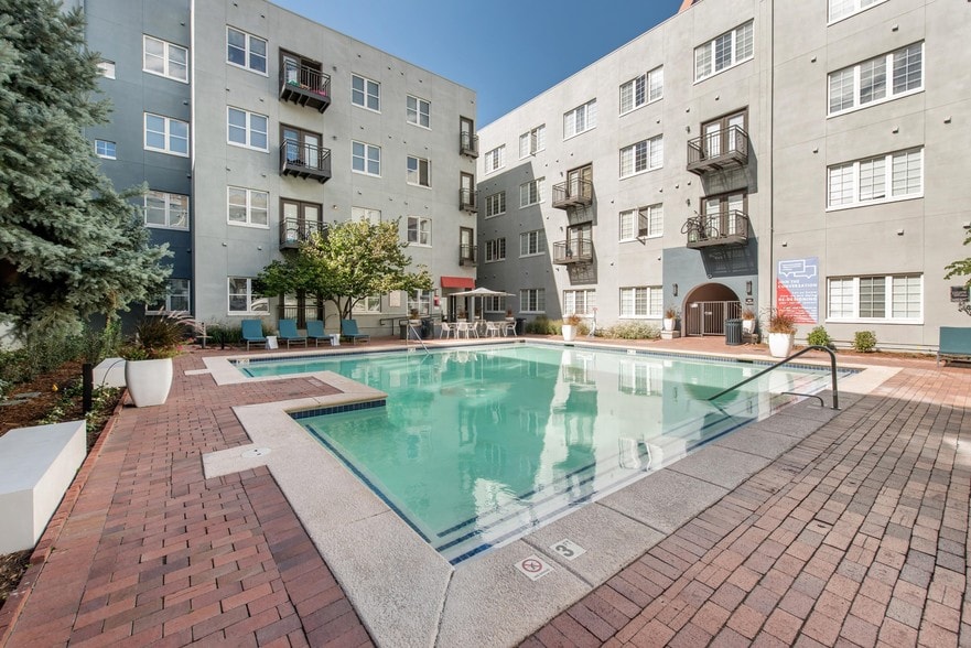 More Photos Of 1950 N Pennsylvania St, Denver Apartments For Lease