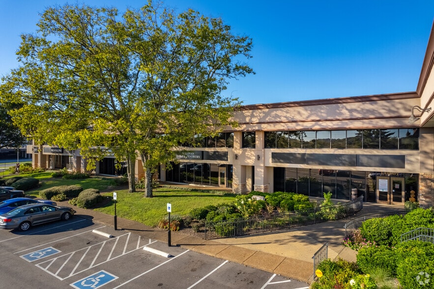 More Photos Of 2000 Richard Jones Rd, Nashville Office For Lease