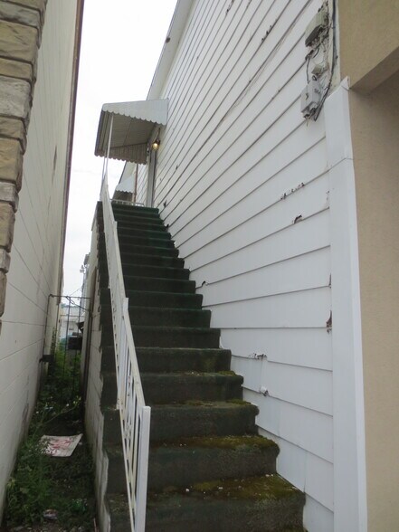 More Photos Of 1007 Smith St, Milton General Retail For Sale